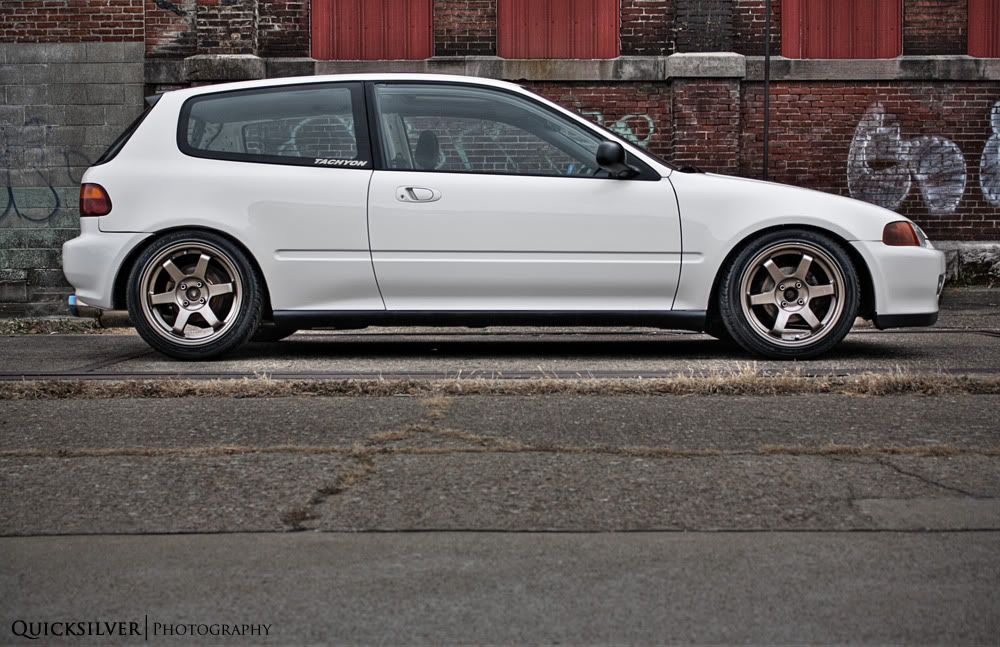 http://i969.photobucket.com/albums/ae173/JasonKitchen2004/92%20Civic%20Si%20Hatch/PassengerSide2.jpg