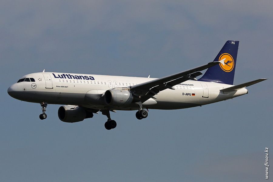 photo A-320_D-AIPU_Lufthansa_zps6668c562.jpg