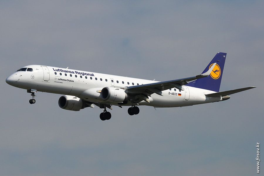  photo Embraer_ERJ-190_D-AECC_Lufthansa_Regional_zps0a0e8fc5.jpg