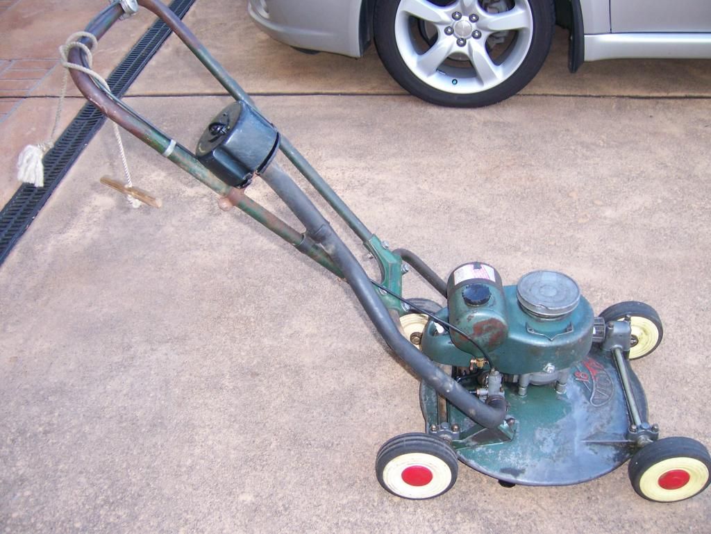 [Linked Image from i969.photobucket.com]