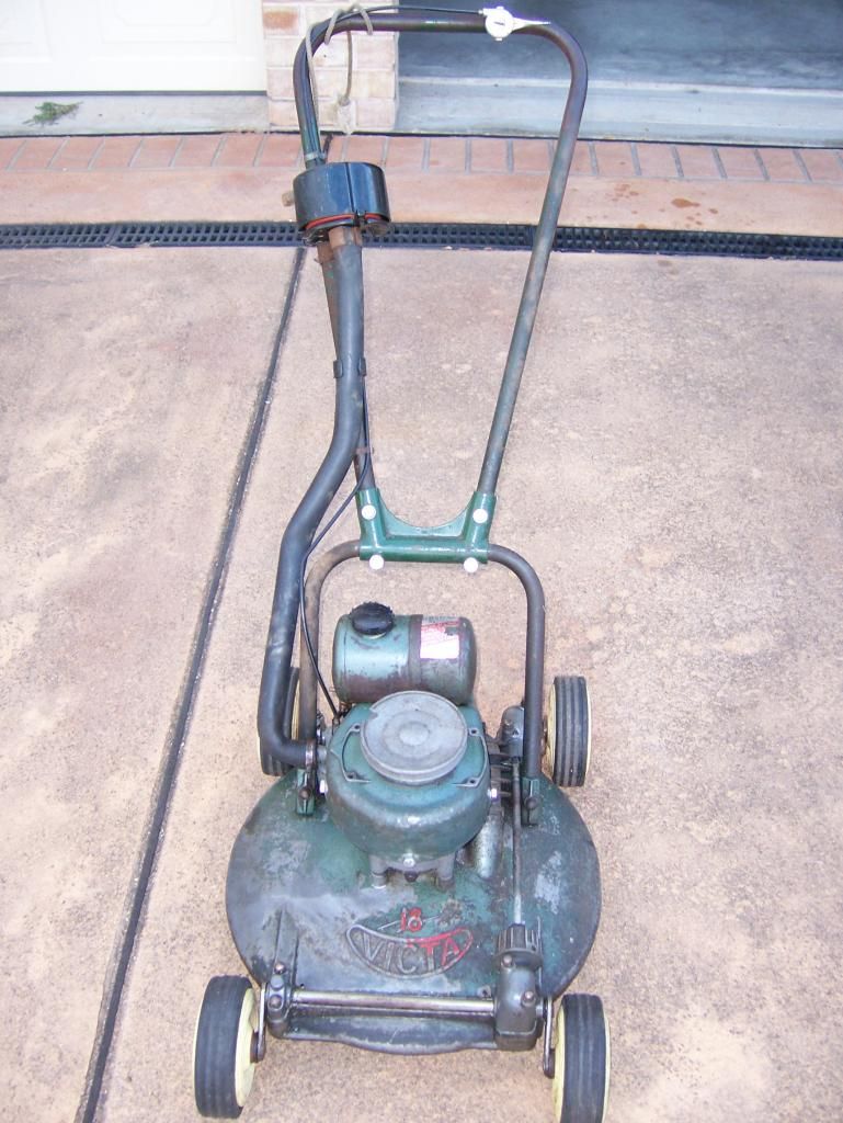 [Linked Image from i969.photobucket.com]