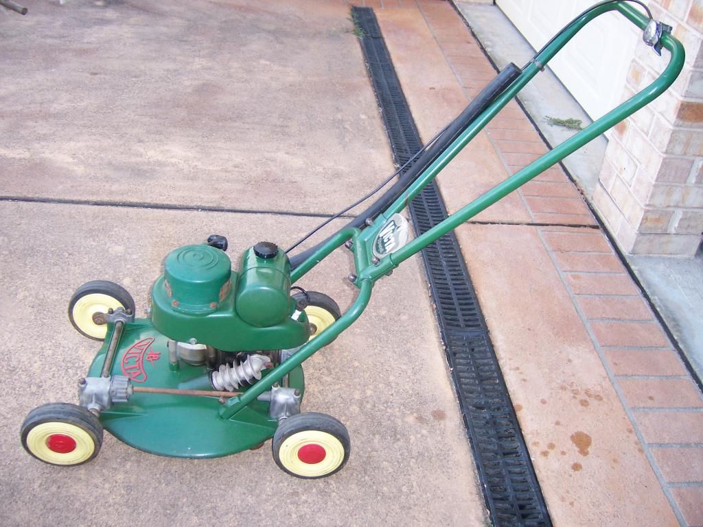 [Linked Image from i969.photobucket.com]