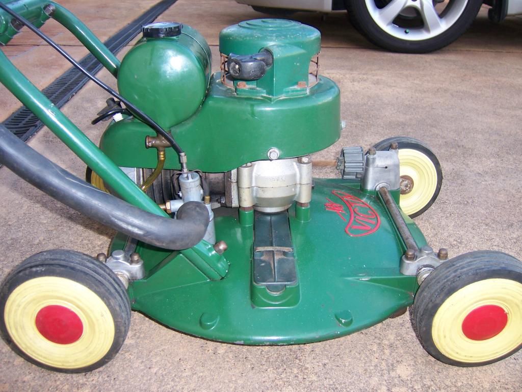 [Linked Image from i969.photobucket.com]