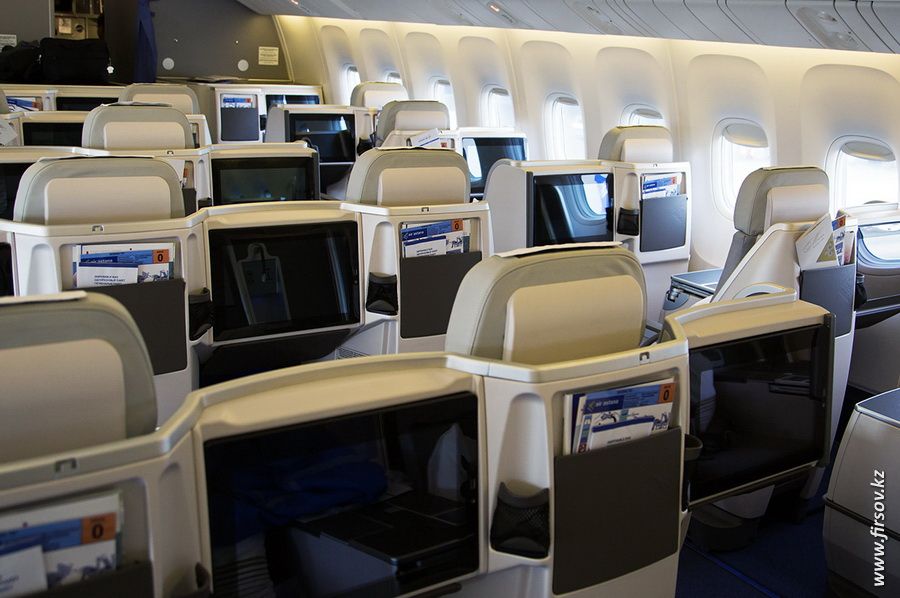 photo Boeing-767_Air_Astana14.jpg