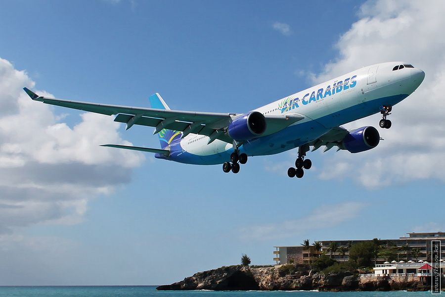 photo A-330_F-OFDF_Air_Caraibes_Atlantique_6_SXM_for__zpsce6dbbff.jpg